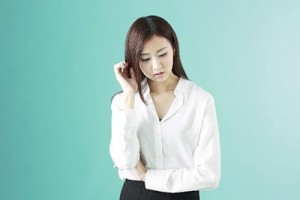 悩む3