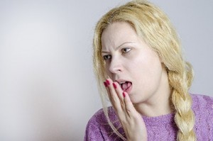 女性咳